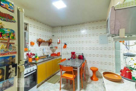 Apartamento à venda com 80m², 2 quartos e 1 vaga Apartamento à venda com 80m², 2 quartos e 1 vagaCozinha