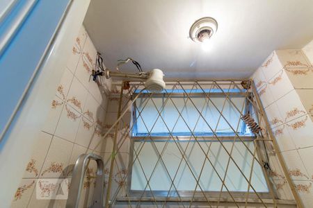 Apartamento à venda com 80m², 2 quartos e 1 vaga Apartamento à venda com 80m², 2 quartos e 1 vagaBanheiro de Serviço