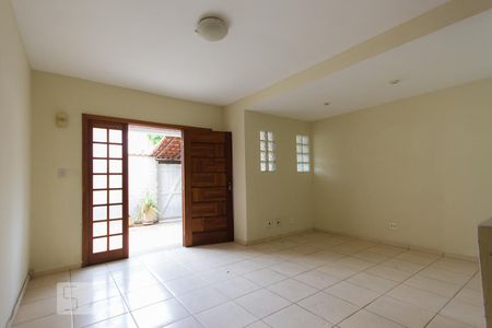 Sala 1 (1º andar) de casa de condomínio à venda com 5 quartos, 240m² em Pechincha, Rio de Janeiro