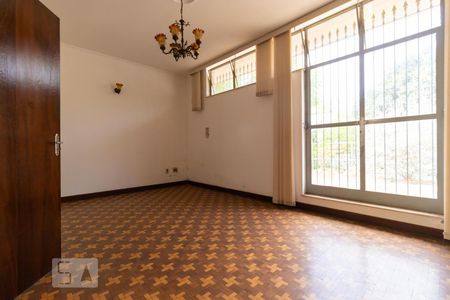 Sala de casa à venda com 3 quartos, 200m² em Parque São Quirino, Campinas