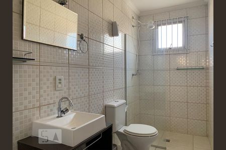 Banheiro de apartamento à venda com 1 quarto, 48m² em Vila Itapura, Campinas