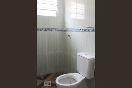 Banheiro de apartamento à venda com 2 quartos, 49m² em Jardim Tupi, Jundiaí