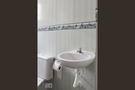 Banheiro de apartamento à venda com 2 quartos, 49m² em Jardim Tupi, Jundiaí