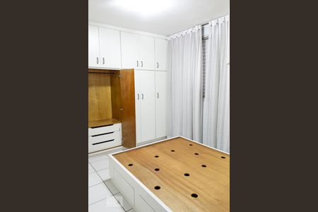 Quarto 2 de apartamento para alugar com 2 quartos, 52m² em Jardim Alvorada, Santo André