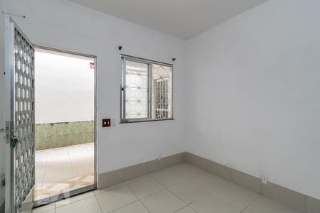 Casa para alugar com 50m², 1 quarto e 2 vagasSala