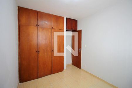 Quarto 1 de apartamento para alugar com 2 quartos, 52m² em Sagrada Família, Belo Horizonte
