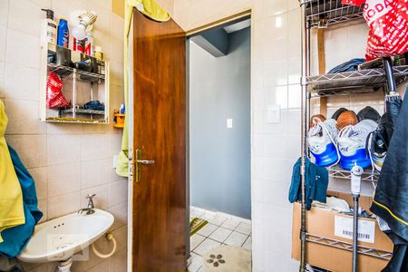 Banheiro de apartamento à venda com 1 quarto, 58m² em Centro, Campinas