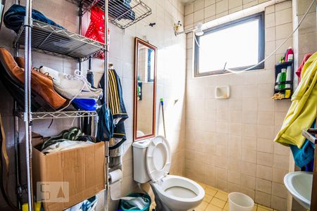 Banheiro de apartamento à venda com 1 quarto, 58m² em Centro, Campinas