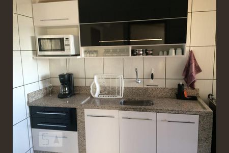 Cozinha  de apartamento à venda com 2 quartos, 60m² em Vila Quitauna, Osasco