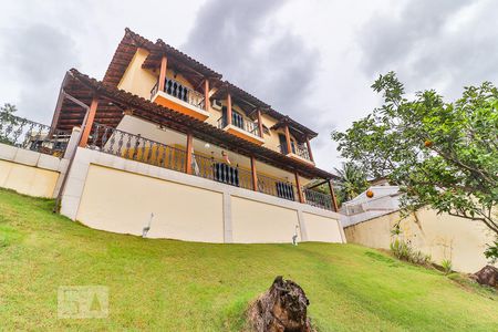 Jardim e Fachada de casa de condomínio para alugar com 3 quartos, 300m² em Anil, Rio de Janeiro