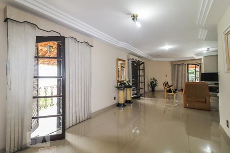 Sala de casa de condomínio à venda com 3 quartos, 300m² em Anil, Rio de Janeiro