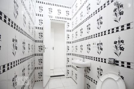 Banheiro de casa para alugar com 3 quartos, 150m² em Jardim Oriental, São Paulo