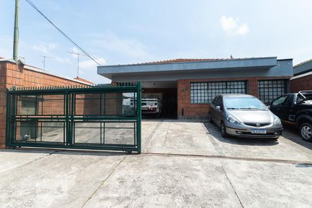 Fachada de casa à venda com 8 quartos, 385m² em Vila Romana, São Paulo