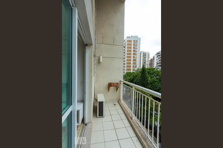 varanda de apartamento para alugar com 1 quarto, 60m² em Vila Nova Conceição, São Paulo