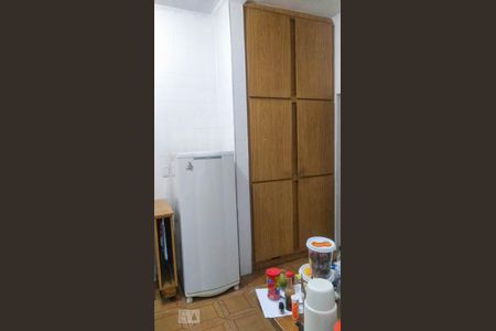 Casa à venda com 240m², 5 quartos e 1 vaga Casa à venda com 240m², 5 quartos e 1 vagaCasa 1