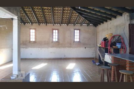 Casa à venda com 240m², 5 quartos e 1 vaga Casa à venda com 240m², 5 quartos e 1 vagaCasa 1