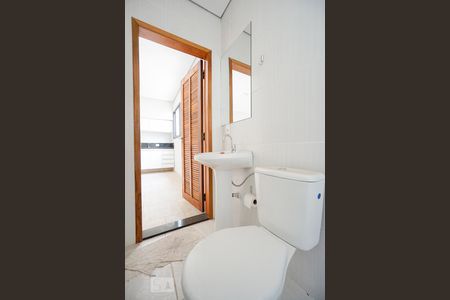 Banheiro de kitnet/studio para alugar com 1 quarto, 30m² em Luz, São Paulo