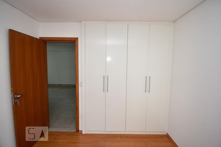 Quarto 1 de apartamento à venda com 2 quartos, 60m² em Belvedere, Belo Horizonte