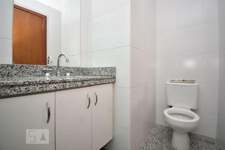 Banheiro de apartamento à venda com 2 quartos, 60m² em Belvedere, Belo Horizonte