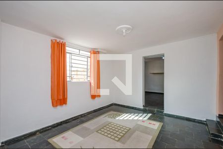 Sala de casa para alugar com 3 quartos, 90m² em Nova Suíssa, Belo Horizonte