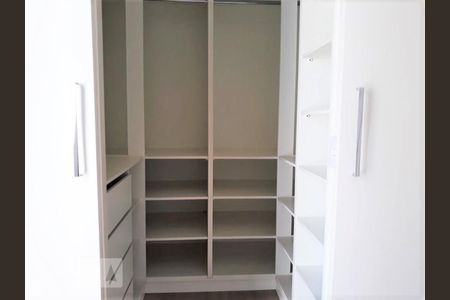 Closet do Quarto 2 de apartamento para alugar com 3 quartos, 87m² em Cambuci, São Paulo