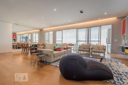 Sala de apartamento para alugar com 3 quartos, 140m² em Parque Colonial, São Paulo