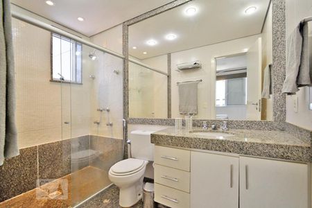 Banheiro de apartamento para alugar com 1 quarto, 50m² em Vale do Sereno, Nova Lima