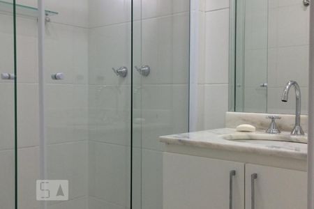 Banheiro de apartamento para alugar com 3 quartos, 75m² em Jaguaré, São Paulo