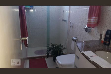 Banheiro de apartamento à venda com 2 quartos, 70m² em Santa Rosa, Niterói