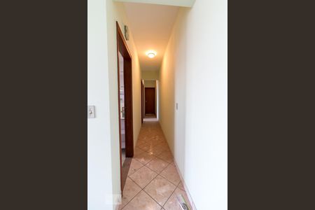 Corredor de apartamento para alugar com 2 quartos, 70m² em Vila Milton, Guarulhos