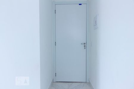 Corredor de entrada de apartamento para alugar com 2 quartos, 41m² em Parque Bristol, São Paulo