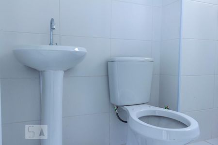 Banheiro de apartamento para alugar com 2 quartos, 41m² em Parque Bristol, São Paulo