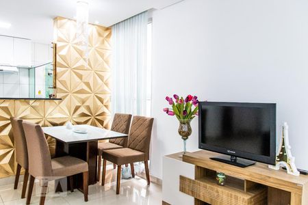 Sala de apartamento para alugar com 2 quartos, 50m² em Serrano, Belo Horizonte