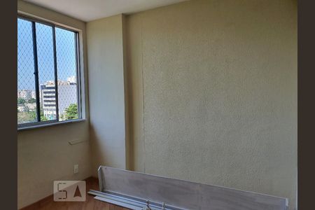 Quarto 1 de apartamento para alugar com 2 quartos, 60m² em Taquara, Rio de Janeiro