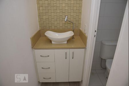 Banheiro  de apartamento à venda com 2 quartos, 48m² em Anil, Rio de Janeiro