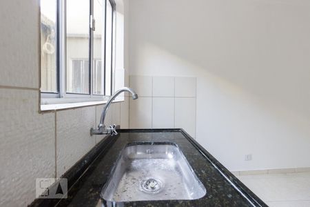 Cozinha de casa de condomínio para alugar com 1 quarto, 35m² em Jardim Sao Jose, São Paulo