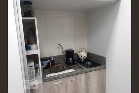 Cozinha de kitnet/studio para alugar com 1 quarto, 30m² em Centro Histórico, Porto Alegre
