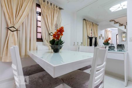 Sala de Estar de casa à venda com 2 quartos, 210m² em Vila Marieta, São Paulo