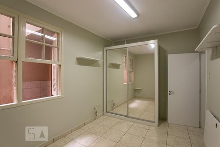 Quarto de apartamento para alugar com 1 quarto, 47m² em Farroupilha, Porto Alegre