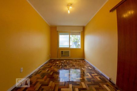 Quarto 1 de apartamento para alugar com 3 quartos, 69m² em Humaitá, Porto Alegre