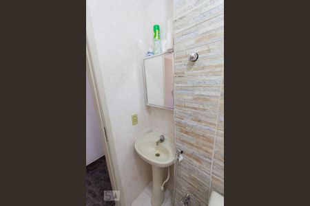 Banheiro de apartamento para alugar com 1 quarto, 38m² em Jacarepaguá, Rio de Janeiro