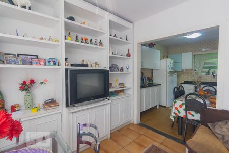 Sala de casa à venda com 5 quartos, 140m² em Chácara Japonesa, São Paulo