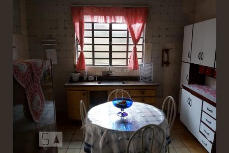 Cozinha de casa à venda com 3 quartos, 150m² em Parque Guarani, São Paulo
