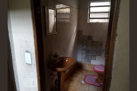 Banheiro 2 de casa à venda com 3 quartos, 150m² em Parque Guarani, São Paulo