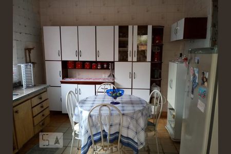 Cozinha de casa à venda com 3 quartos, 150m² em Parque Guarani, São Paulo