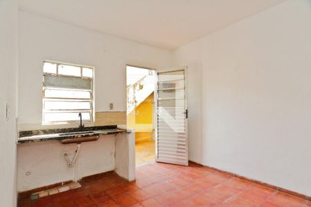 Cozinha de casa para alugar com 1 quarto, 50m² em Vila Marina, São Paulo