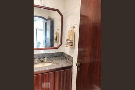 Casa à venda com 160m², 2 quartos e sem vaga Casa à venda com 160m², 2 quartos e sem vagaBanheiro