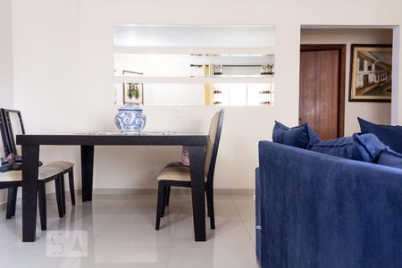 Sala de apartamento à venda com 4 quartos, 127m² em Vila Bastos, Santo André