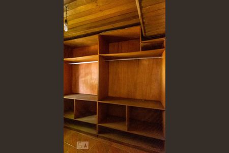 Closet da suíte 1 de casa para alugar com 3 quartos, 330m² em Centro, São Caetano do Sul