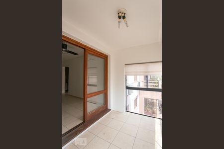 Sacada com churrasqueira de apartamento à venda com 1 quarto, 53m² em Santo Antônio, Porto Alegre